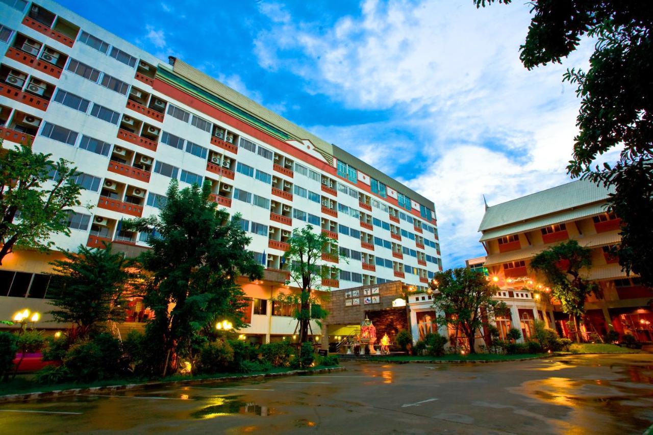 Jolly Suites & Spa Thapra Bangkok Ngoại thất bức ảnh