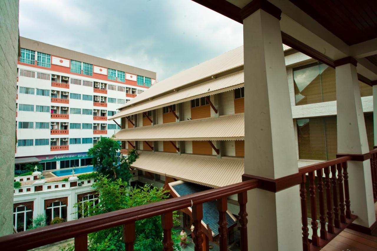 Jolly Suites & Spa Thapra Bangkok Ngoại thất bức ảnh