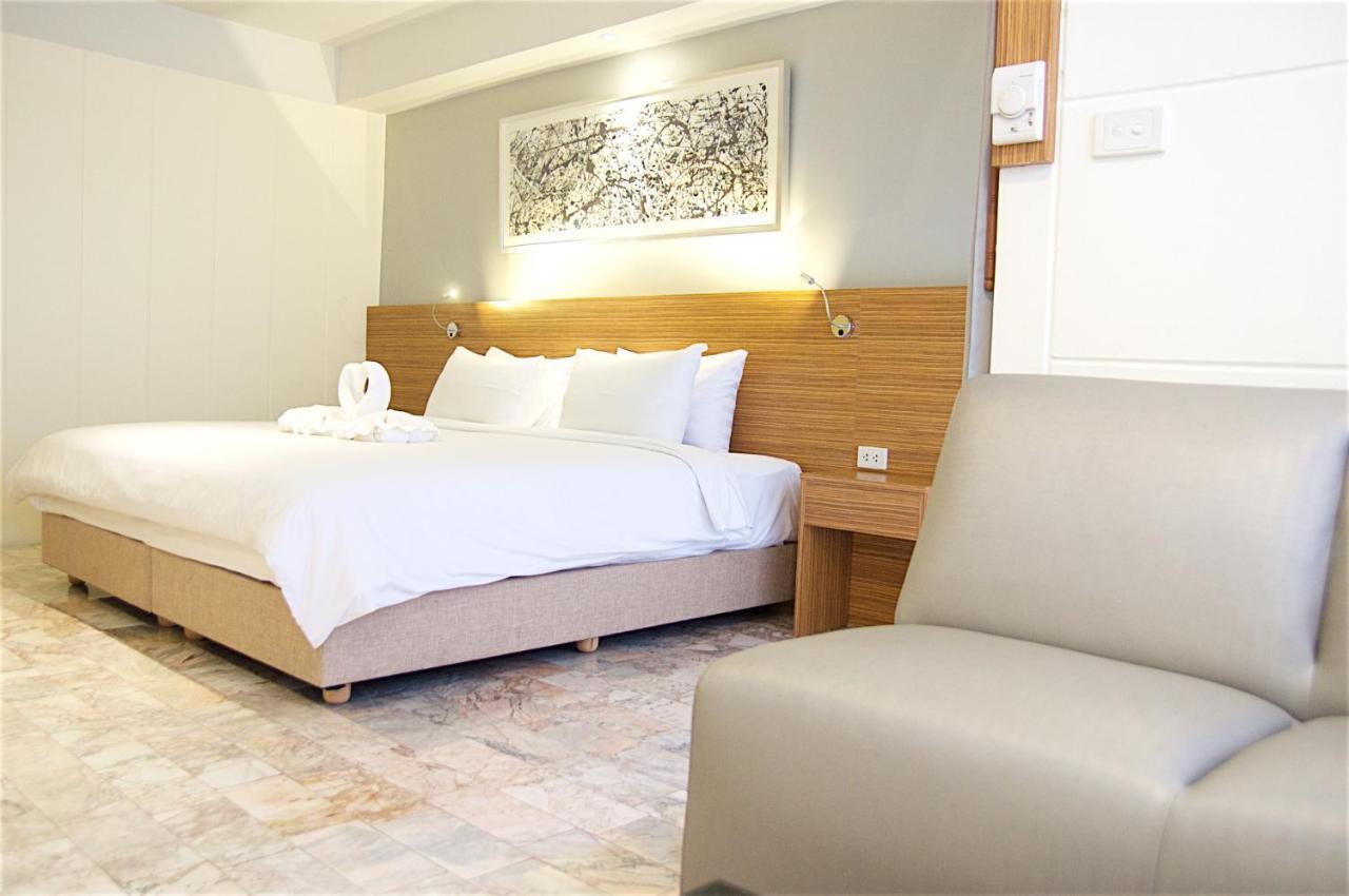 Jolly Suites & Spa Thapra Bangkok Ngoại thất bức ảnh
